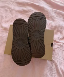 UGG Tasman