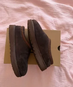 UGG Tasman