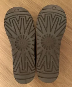 Ugg Tasman