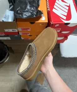 Ugg Tasman Slipper Chestnut