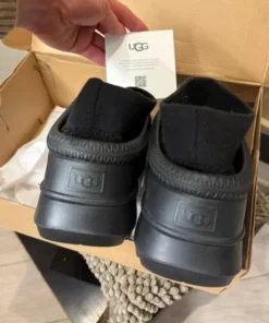 Ugg Tasman X