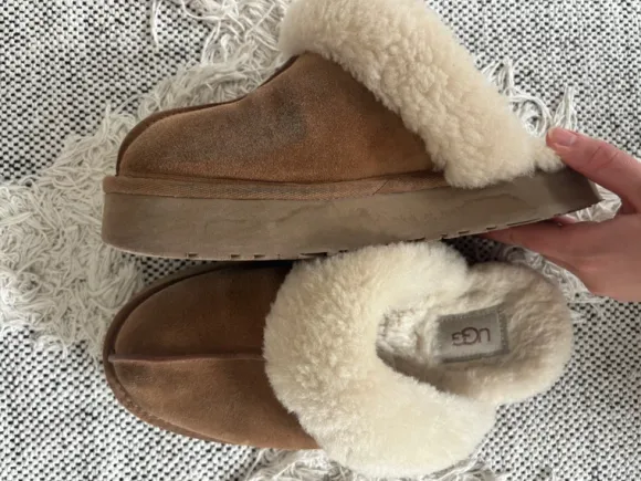 Ugg tohvelit