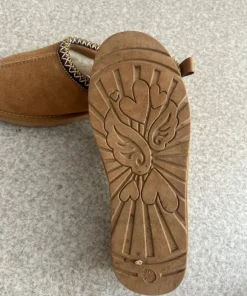 Ugg-liknande tofflor