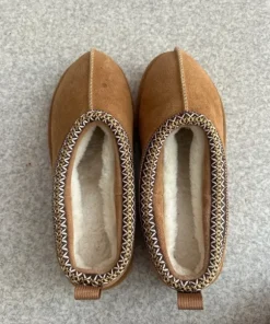 Ugg-liknande tofflor