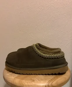 Uggs khaki