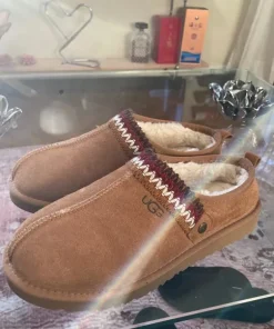 Uggs tofflor