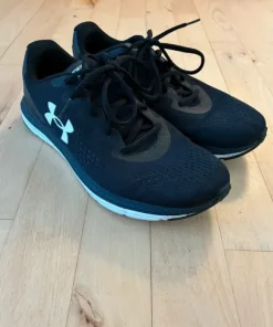 Under Armour skor
