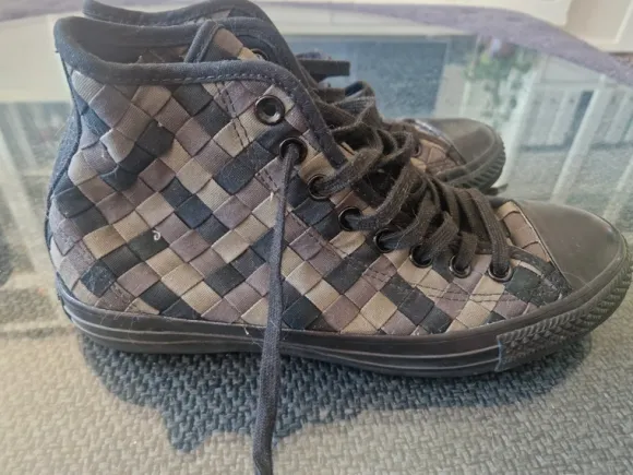 Unique woven converse high tops black and grey size 41.5