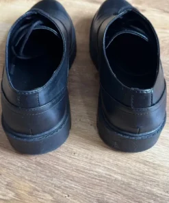 Unisex jak nowe Czarne półbuty Pier One, rozm. 41, na traperze, eko-skóra