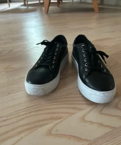 Vagabond sneaker svart/vit stlk 38