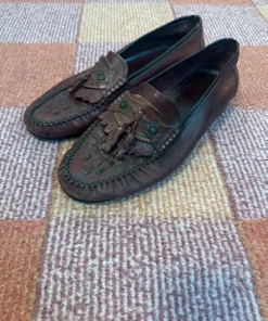 Vinröda loafers