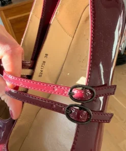 Vinrøde Mary Janes ballerinasko