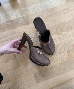 Vintage heels leather mules sandals