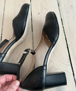 Viola Fonti T-strap sandals 40