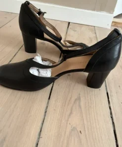 Viola Fonti T-strap sandals 40