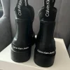 Viralowe kalosze Calvin Klein Jeans Chelsea Mid Rainboot