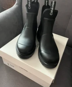 Viralowe kalosze Calvin Klein Jeans Chelsea Mid Rainboot