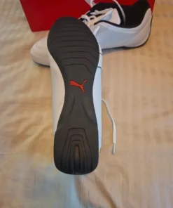 Vita Puma skor
