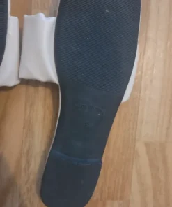 Vita sandaler, storlek 39