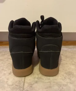 Wedge heel sneakers
