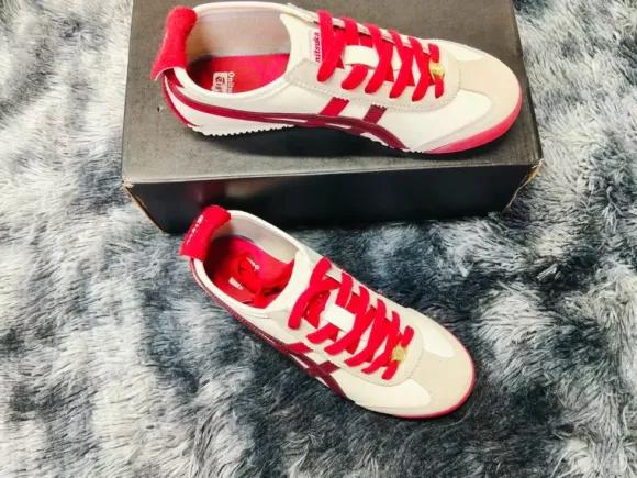 White & Red Onitsuka Tiger Casual Lace-Up Shoes - Size 39