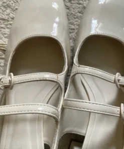 White shoes/ vita skor - 39