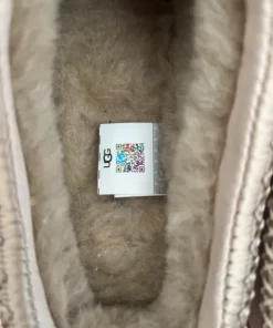 Women’s ugg slippers