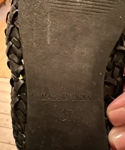 Woven leather flats, 37
