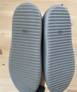Yeezy / YZY slides (SL-01) - size 10 / 44.5 - grey / szary