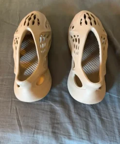 Yeezy foam runners