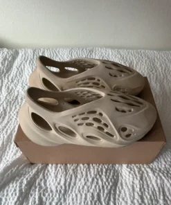 Yeezy foam runners