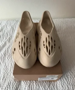Yeezy foam runners