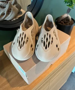 Yeezy foam runners
