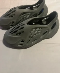 Yeezy foam runners