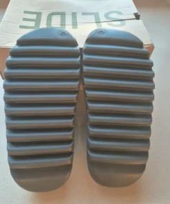 Yeezy Slide Granite
