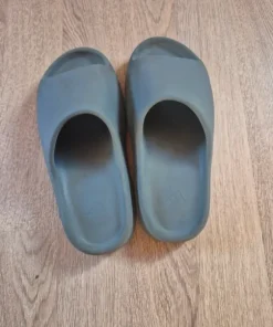 Yeezy slider