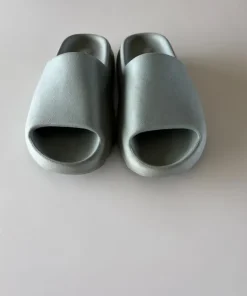 Yeezy slides i mint grøn i str us 7