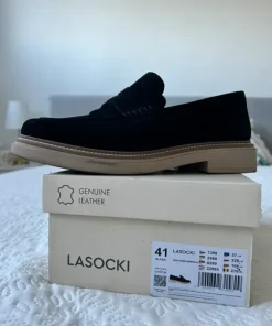 Zamszowe loaferdsy